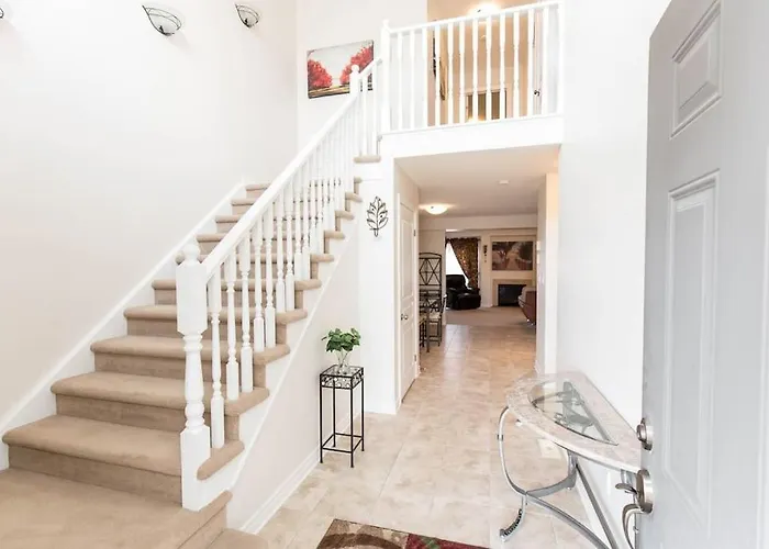 Fallsview Family Home